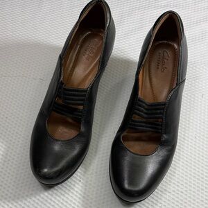Clarks Women's Brigita Glory Black Leather Mary Janes Heels size 7.5